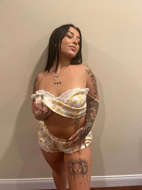 タンオンリーファン ホットヌード 画像