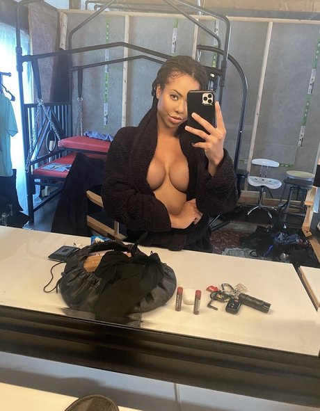 巨尻オンリーファン アート裸 写真