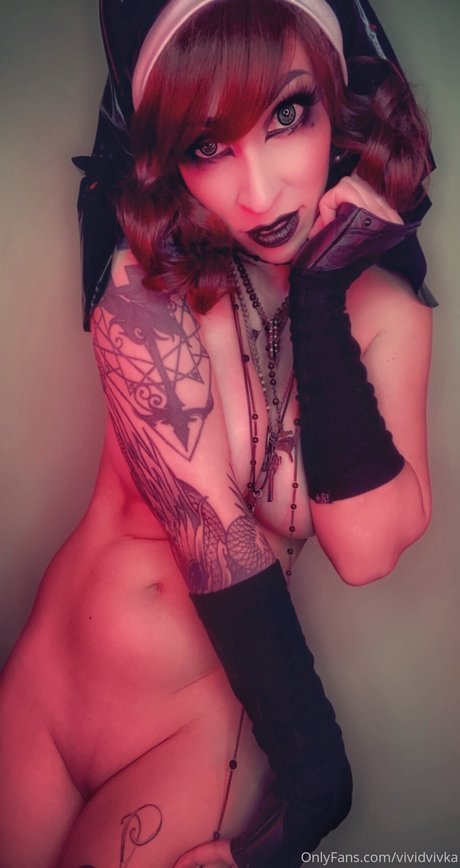 Vivid Vivka 裸モデル 写真