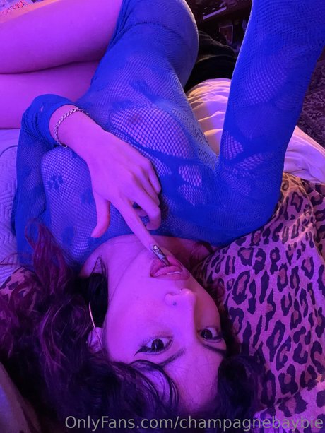 Digital Girl エロティックなポルノスター 写真