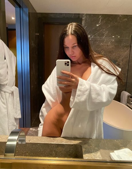 黒人3P オンリーファンズ 無料ポルノ 画像