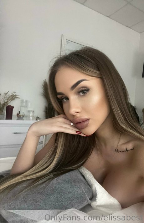 コスプレ フェムボーイ オンリーファンズ ポルノ 写真