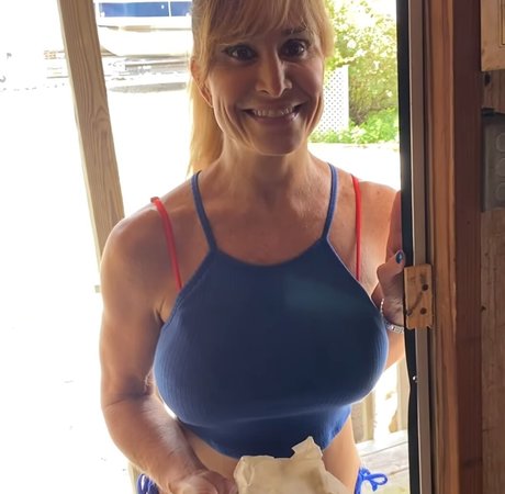 ランジェリーヌードオンリーファンズ ホットxxx 画像