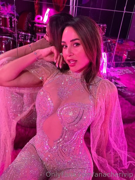 イギリスのおばあちゃんオンリーファンズ 裸 写真