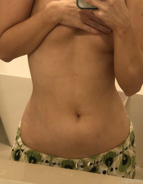 エボニートップオンリーファン ポルノ 画像