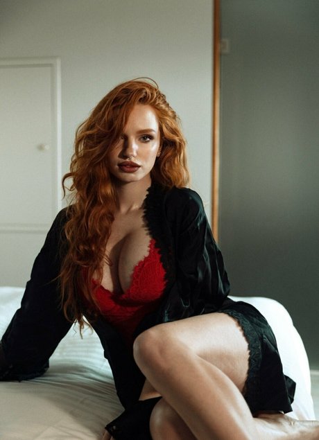 キッチンセックスオンリーファンズ ヌード 写真