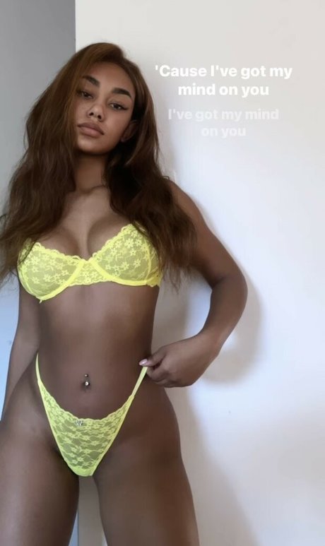 角質の女の子オンリーファンズ ホットセクシー 写真