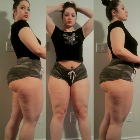 ひよこオンリーファンズ セクシー裸 写真