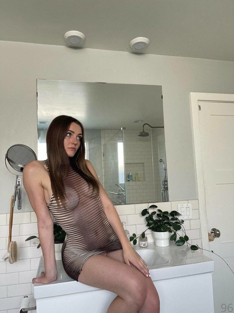 トランス熟女オンリーファンズ アートヌード ギャラリー