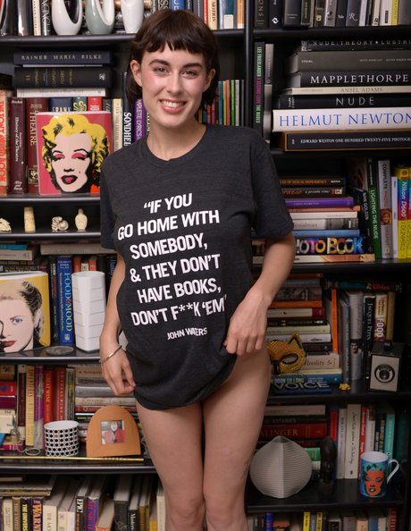 Olive Glass 裸の女優 画像