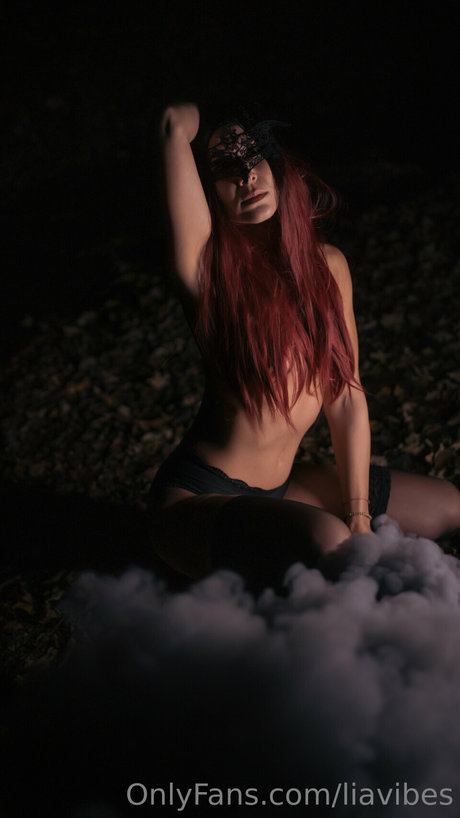 Liavibes ヌードのポルノスター ギャラリー