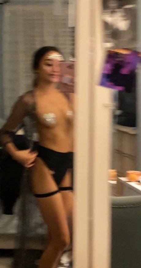 Stepsis セクシー女優 写真