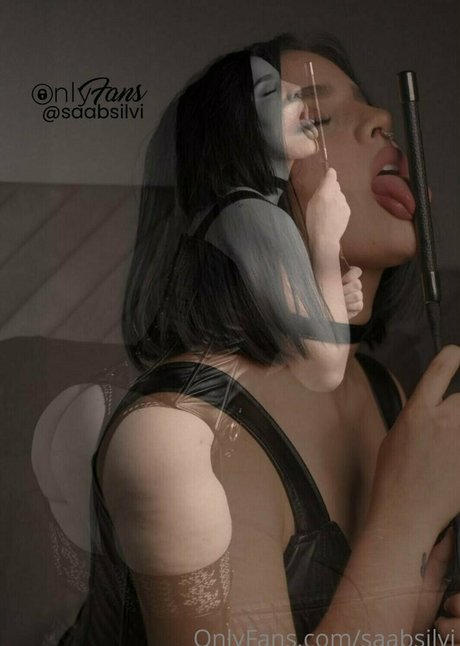 Saabsilvi エロティック女優 写真