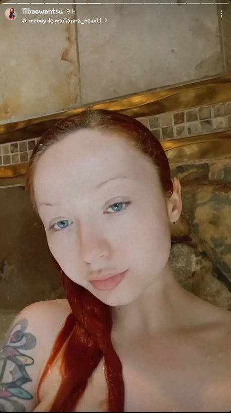 ニューハーフの乗馬オンリーファンズ セクシーヌード 写真