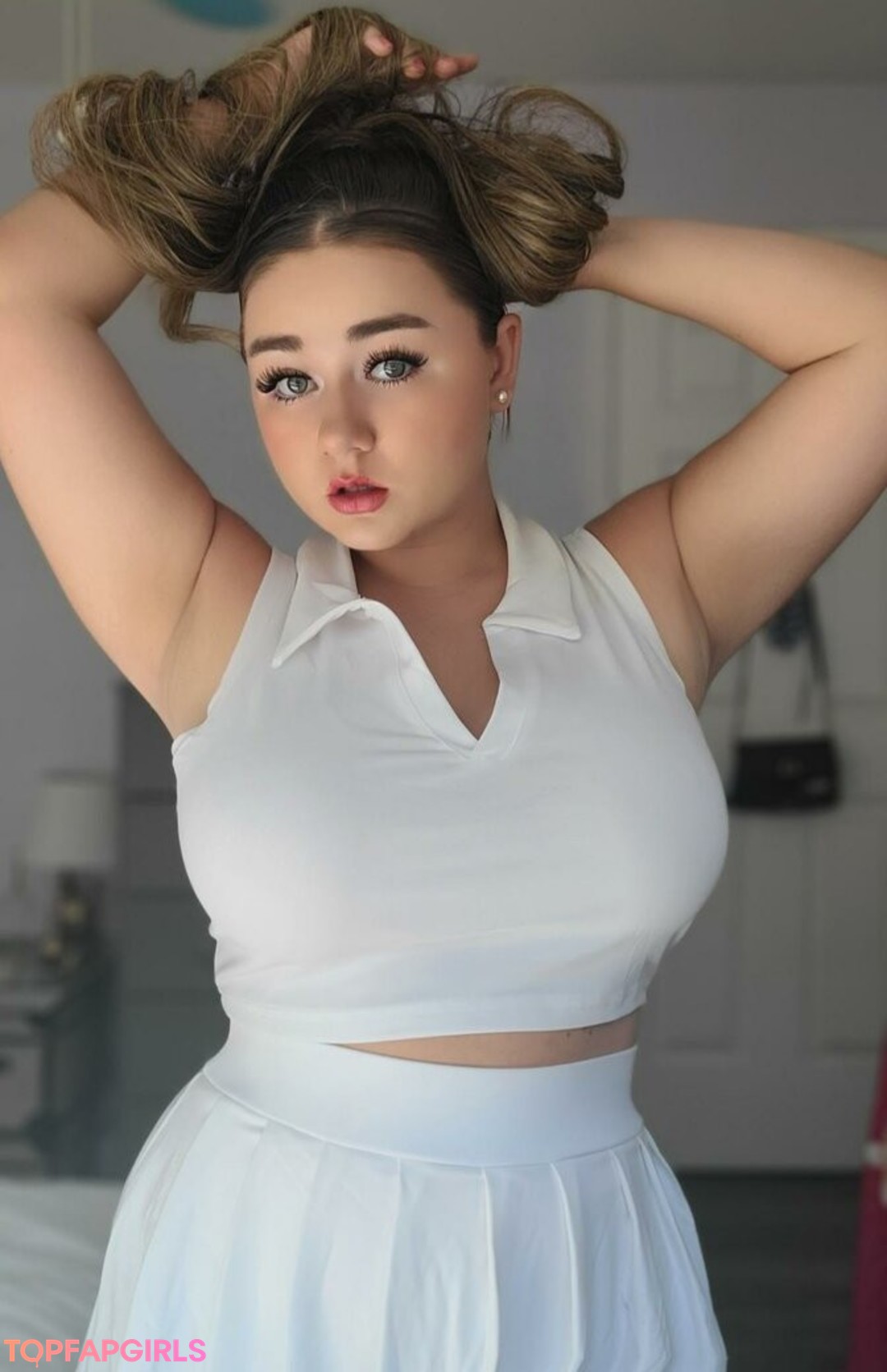 フェイシャルオンリーファンズ セクシーヌード 画像