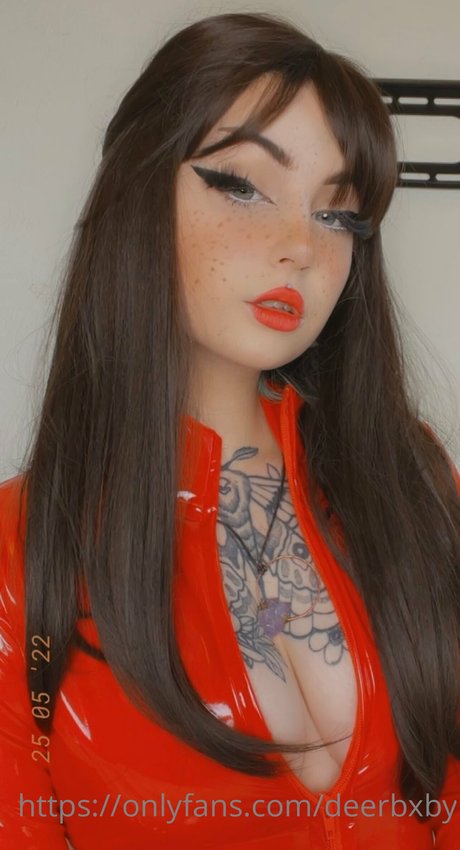 Deerbxby 裸の女優 写真