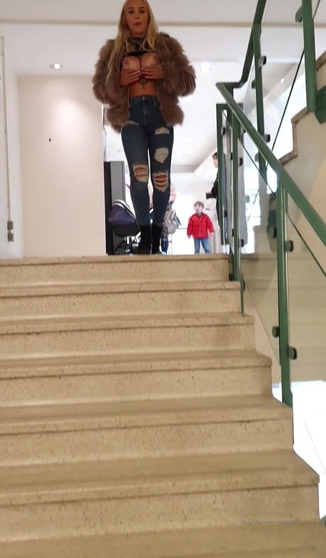 チンポをしゃぶるオンリーファンズ ホットヌード 画像