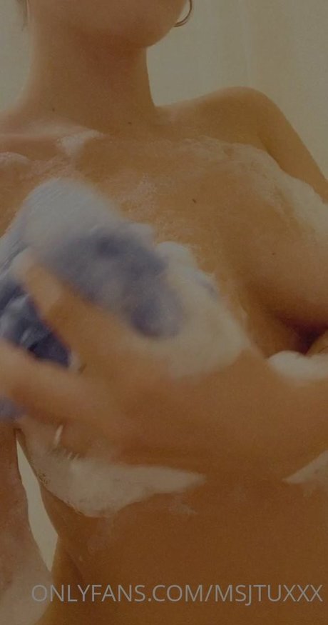 足 熟女 オンリーファンズ セクシー裸 写真