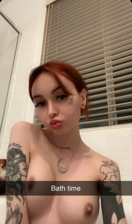 Stormy Summers 裸のポルノスター アーカイブ