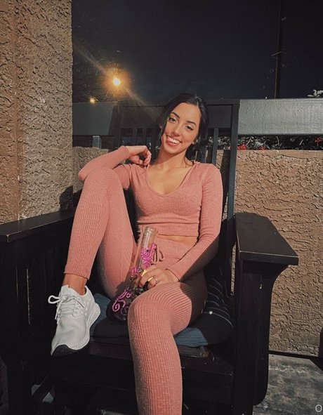 Karli Mergenthaler エロティックなスター アーカイブ