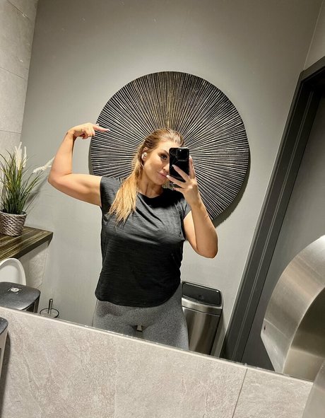 ティーンレズビアンオンリーファンズ ホットヌード ギャラリー