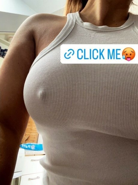 いちごミルクオンリーファンズ アダルト 写真