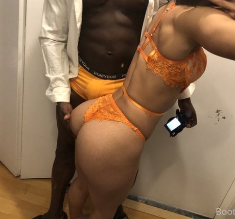 アナルファックオンリーファンズ 無料ヌード 写真