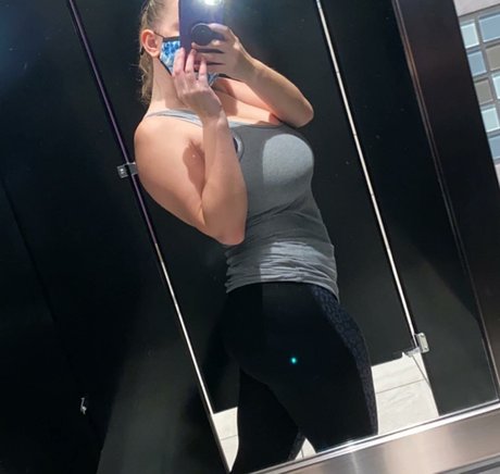 Fierceified エロティックモデル 画像