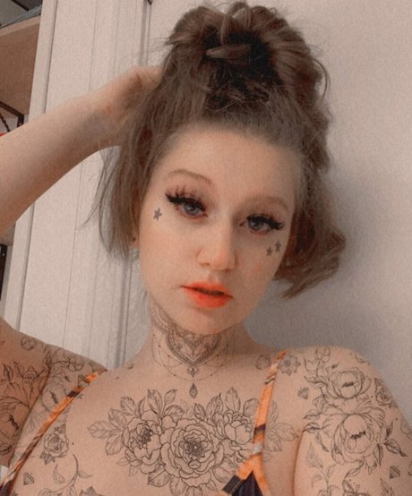 Fierceified 可愛いモデル 写真