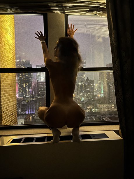 Demi Brouty 独占スター 写真