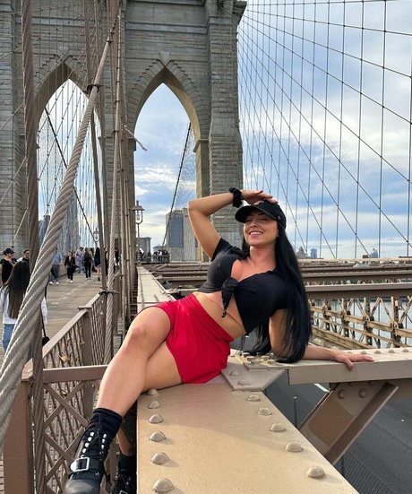 Kat Corrao 女優 画像