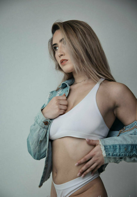 BBWレズビアンオンリーファンズ えろた 写真