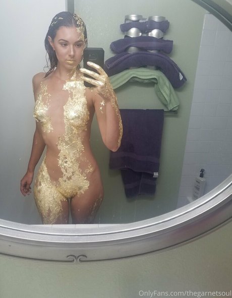 肉厚熟女オンリーファンズ エロチック 画像