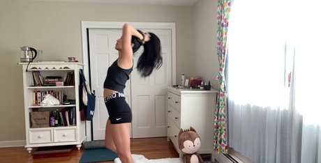 黒檀の指入れオンリーファンズ 無料裸 画像