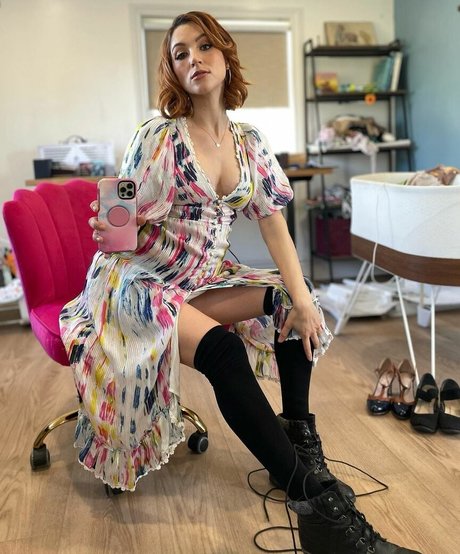 金髪オナニーオンリーファンズ エロチック 画像