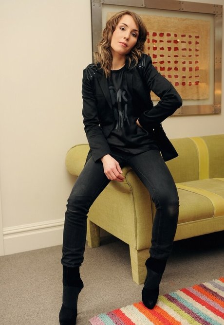 Noomi Rapace かわいいポルノスター 画像