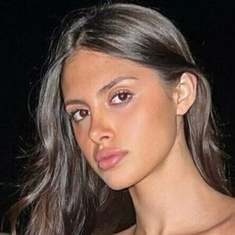 martinavismara ヌードのポルノスター 写真