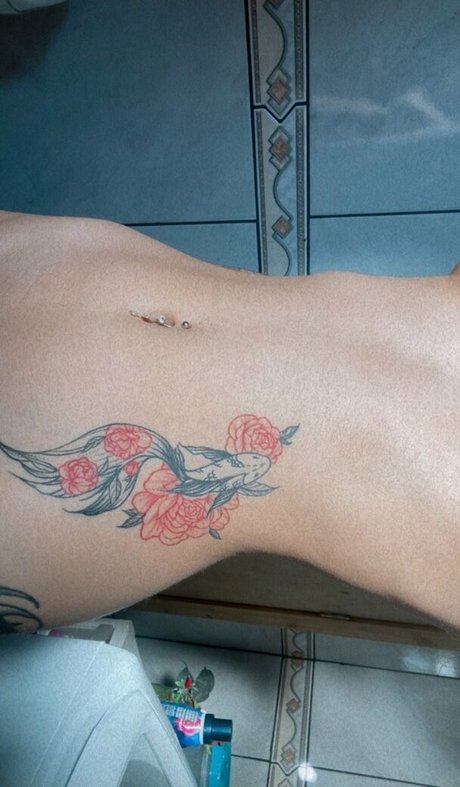 Manuella Hattenhauer ポルノモデル 写真