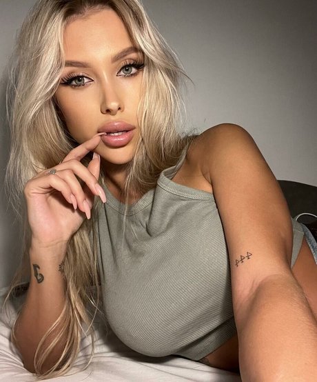 _sandrabieniek ポルノスター ホット 画像