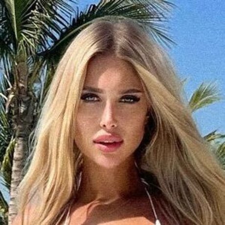 _sandrabieniek スター 裸 ギャラリー