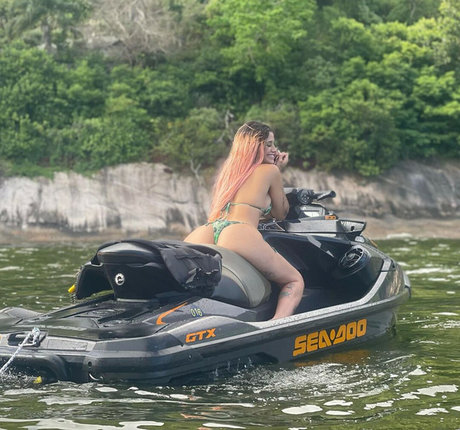 スペードのクイーン オンリーファンズ アートヌード 写真