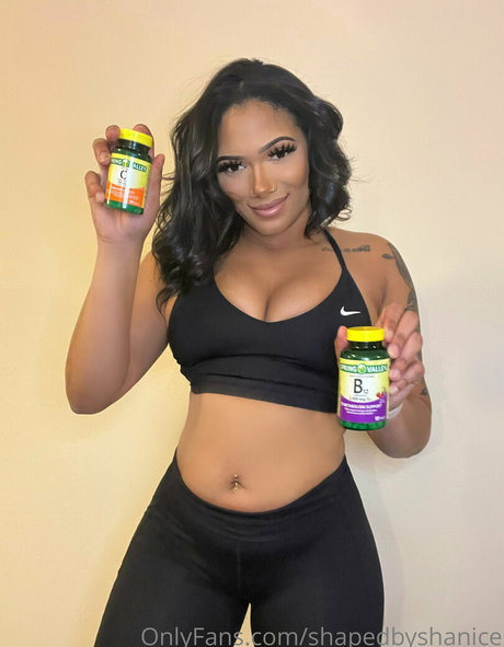 痴女オンリーファン セクシー裸 画像