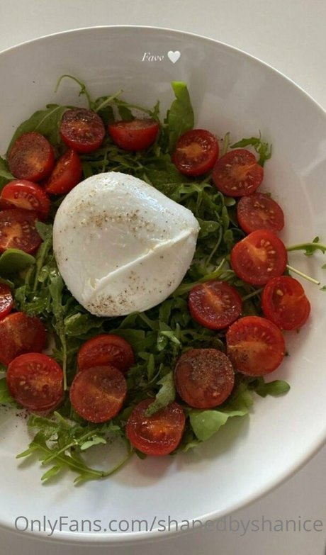 小さいチンポのシーメールオンリーファンズ セクシー裸 写真