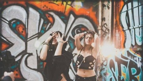 Krewella ポルノスター セックス 写真