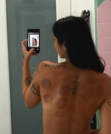 Krewella エロティックモデル 写真