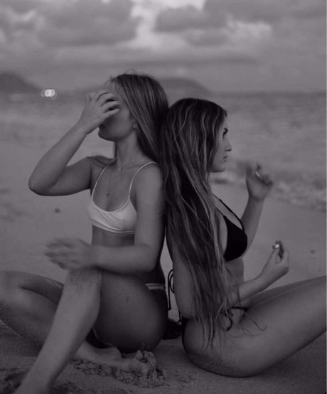 スムーズなオンリーファンズ ポルノ 写真