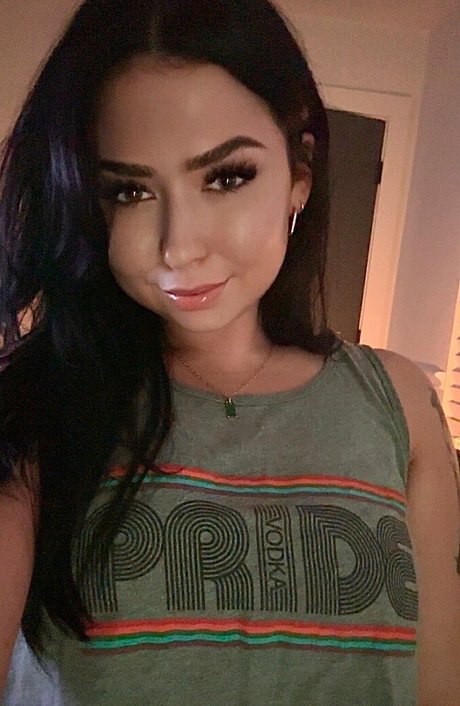 曲線美のブロンドオンリーファンズ 美しいポルノ 写真