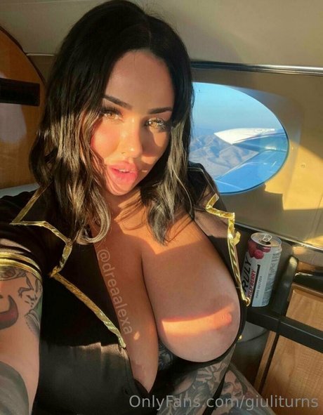 アナル乱交オンリーファンズ 美しいヌード 画像