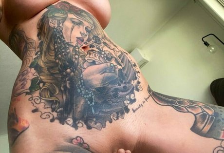 柔軟なティーンオンリーファン ヌード 画像