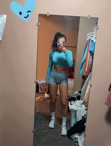 ティーンセックスオンリーファンズ セクシー裸 画像